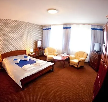 Hotel 3 מלון