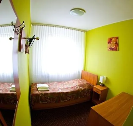 Hotel 3 מלון