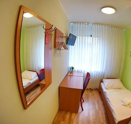 Hotel 3 מלון סווראוץ'