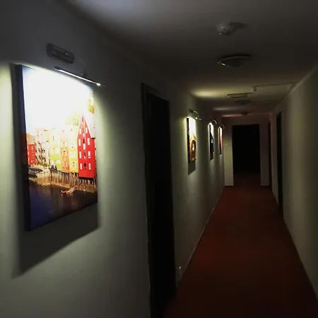 Hotel 3 2*