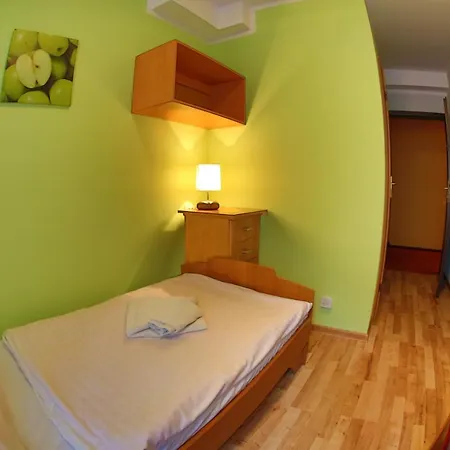 Hotel 3 מלון 2*