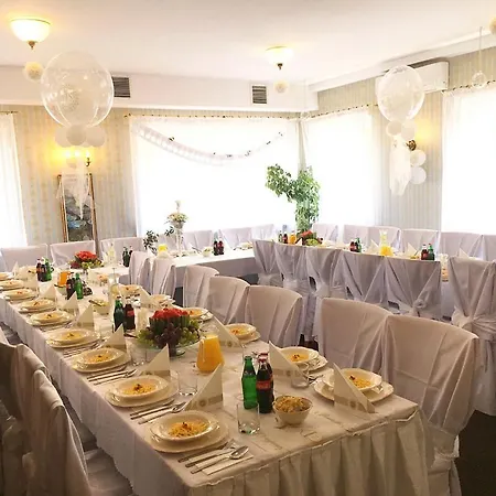 Hotel 3 מלון 2*