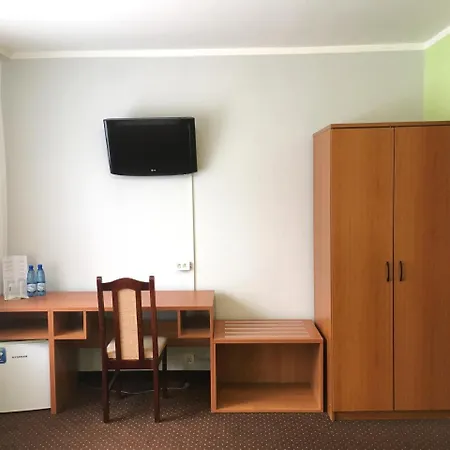 מלון Hotel 3 2*