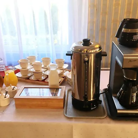 Hotel 3 מלון